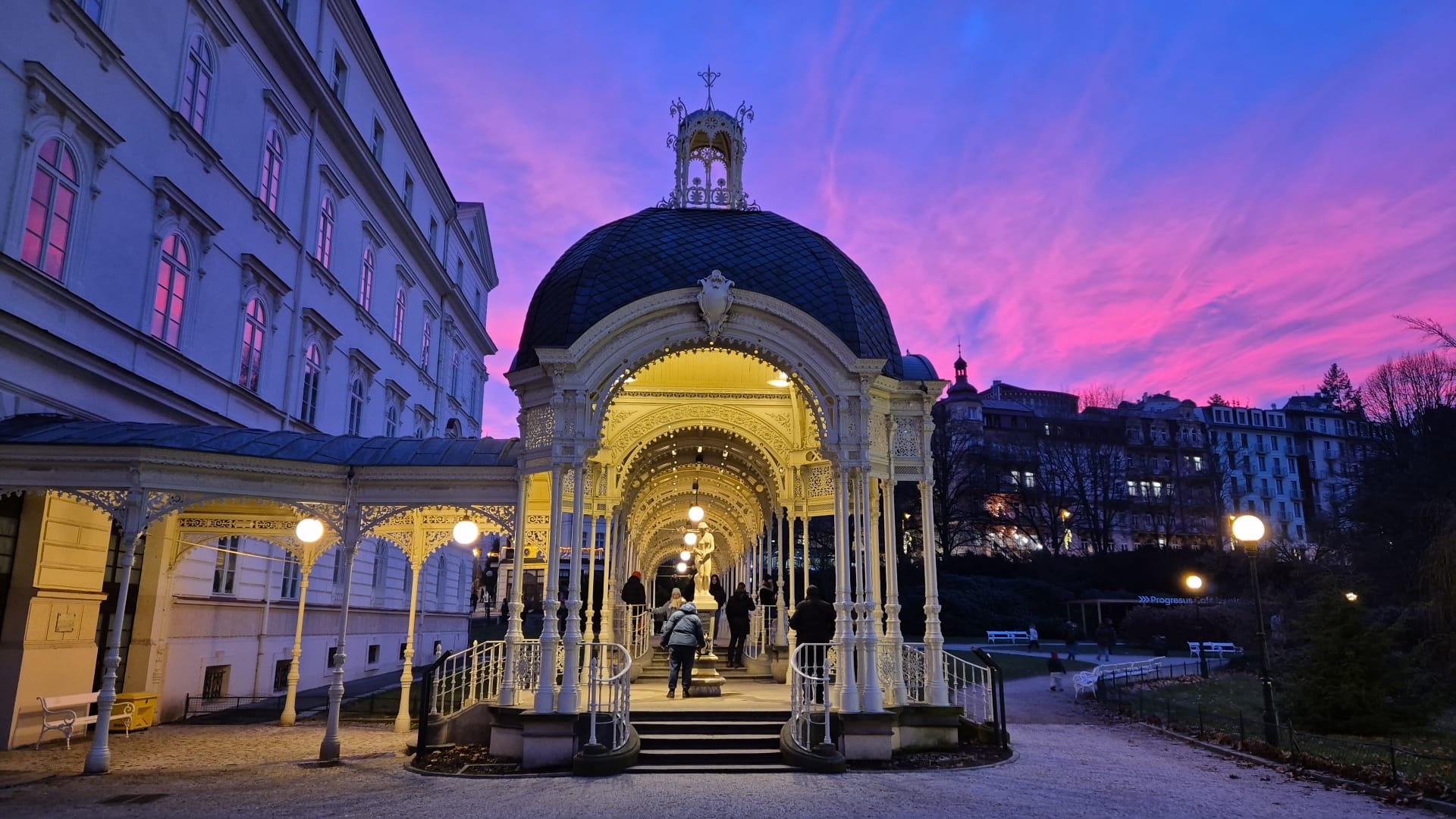 קרלובי וארי